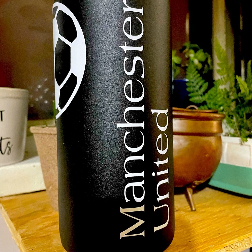 Custom water bottles. Top quality thermal container, personalized any way